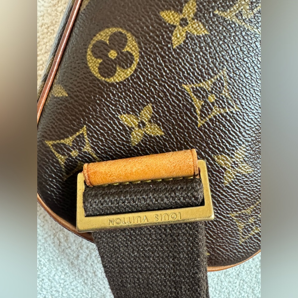 SOLD✨✨Louis Vuitton Gange Monogram Crossbody - Picture 5 of 9